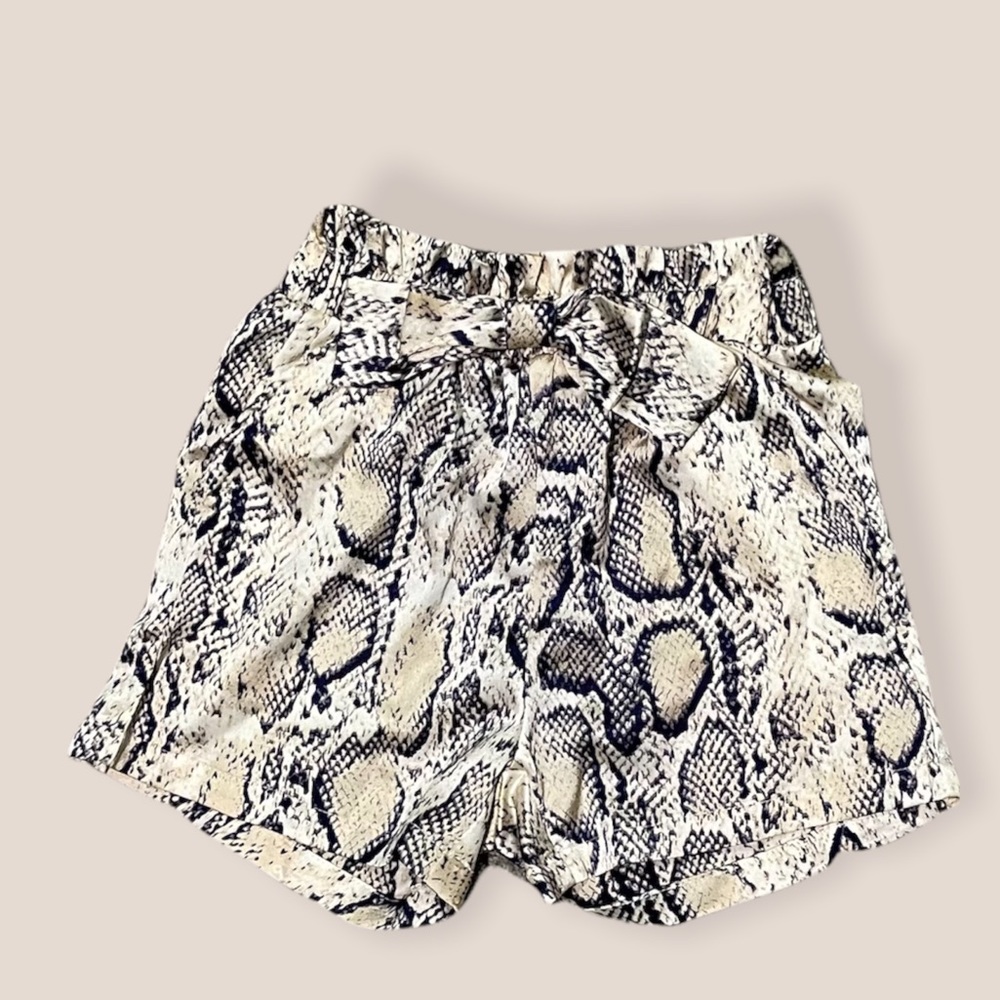 SHEIN Girls Shorts